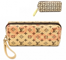 کیف لوازم آرایش لویی ویتون - Makeup bag